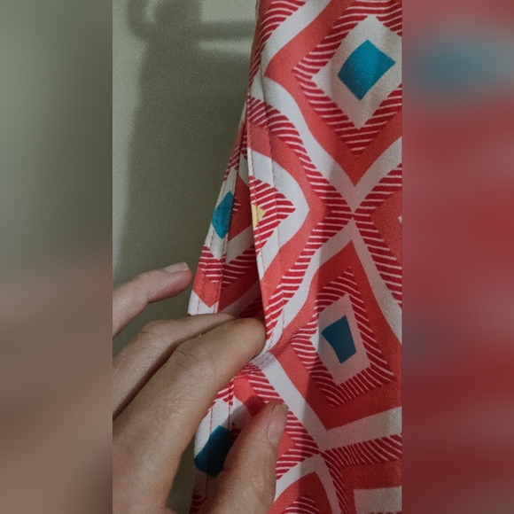 MALIBU BEACH CLUB Geometric print swim trunks in Coral. Size Medium NWT - Picture 6 of 9